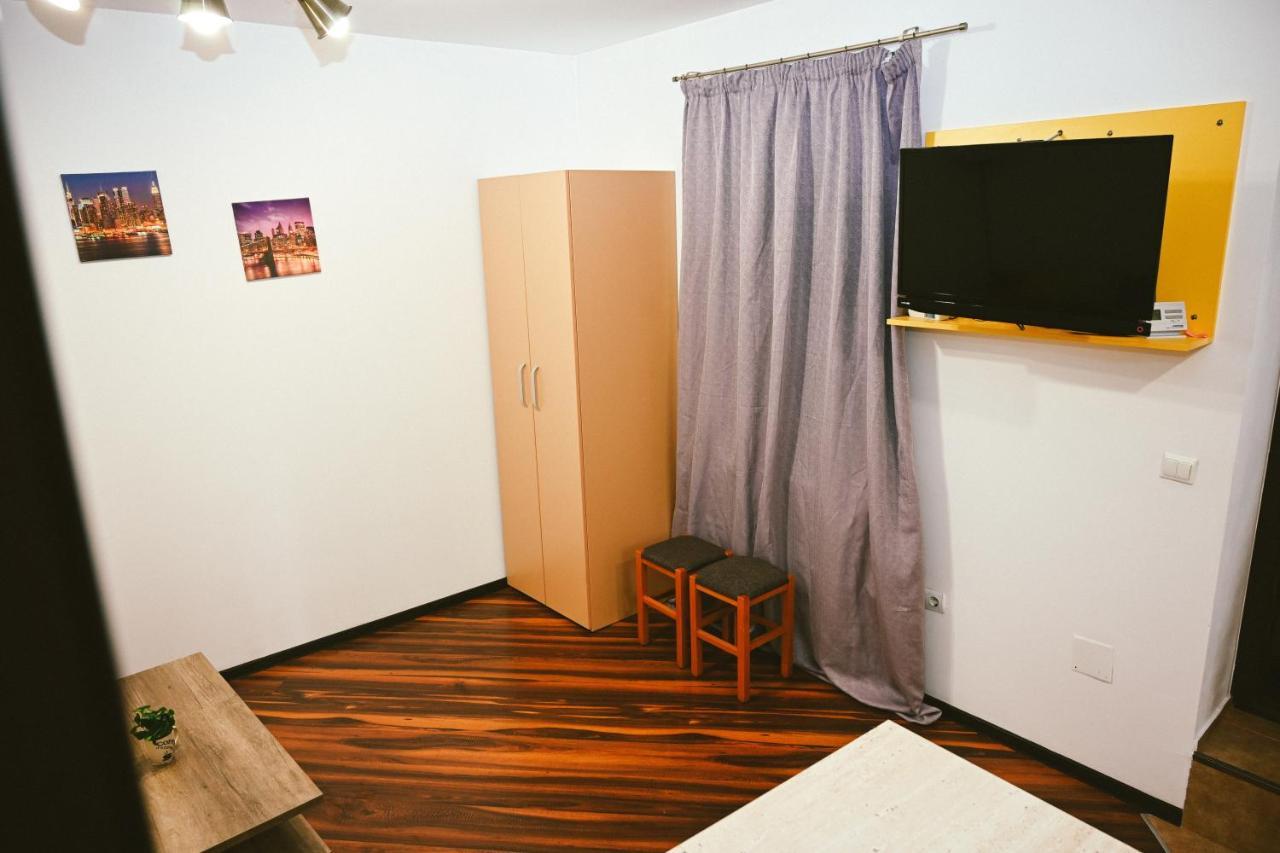 Cozy Apartment Брашов Екстериор снимка