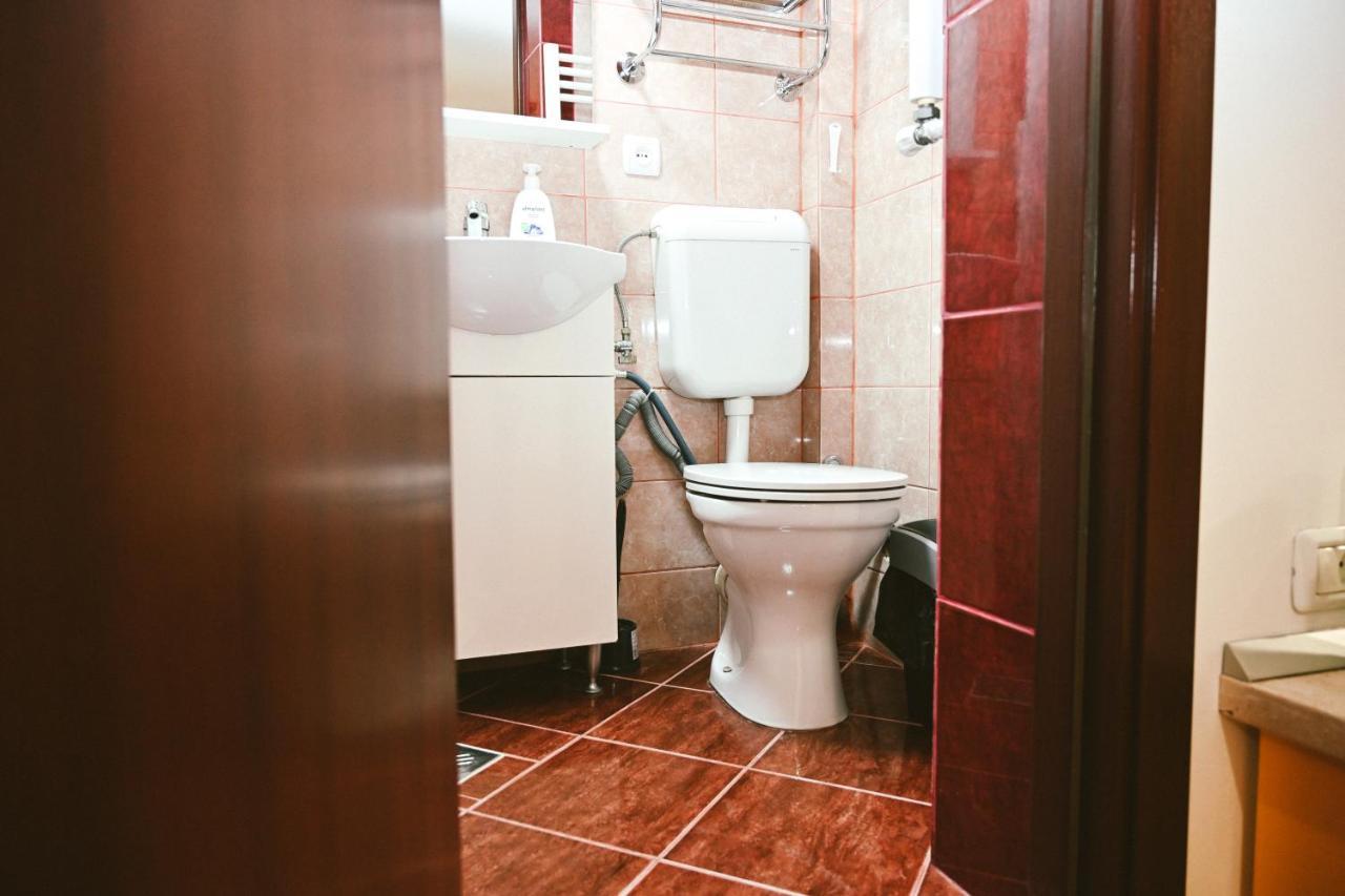 Cozy Apartment Брашов Екстериор снимка