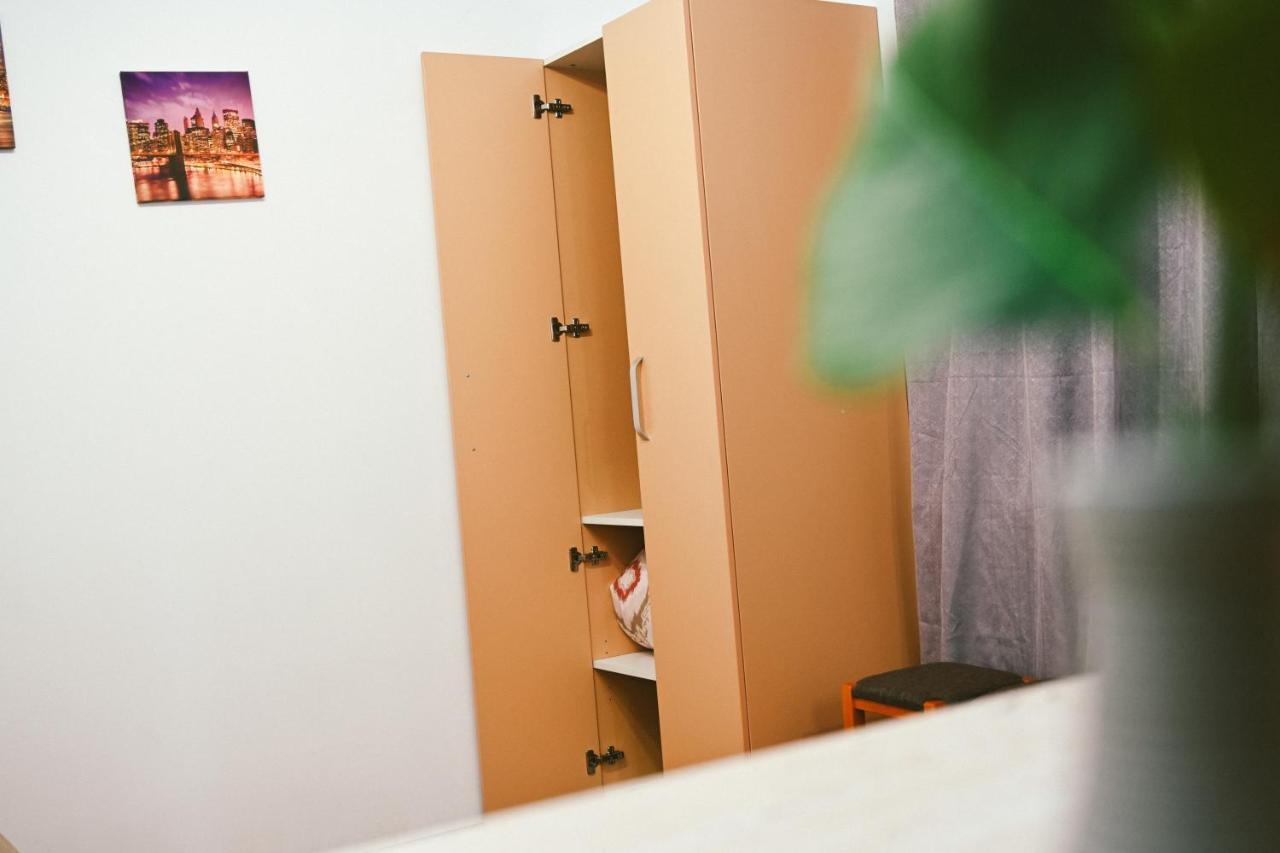 Cozy Apartment Брашов Екстериор снимка