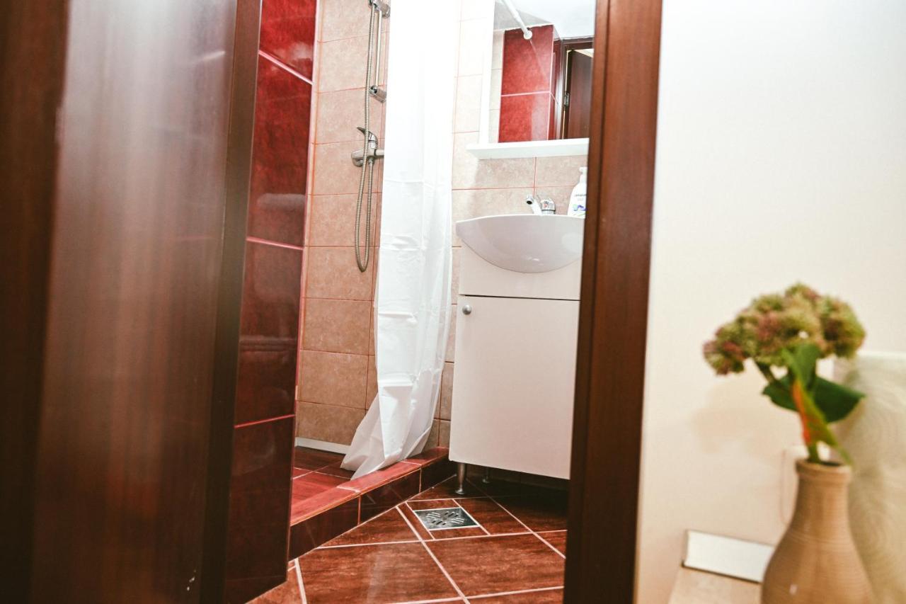 Cozy Apartment Брашов Екстериор снимка