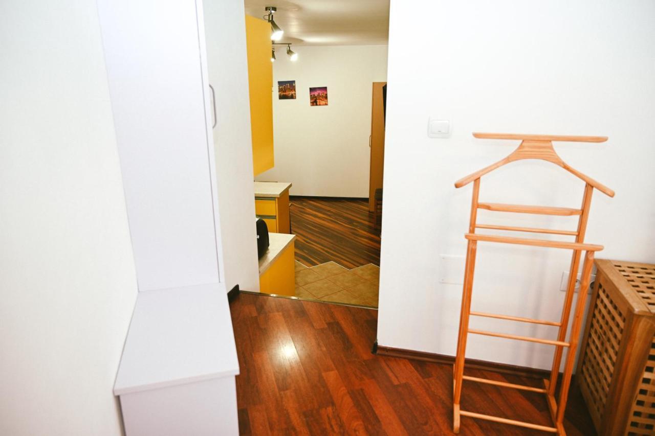 Cozy Apartment Брашов Екстериор снимка